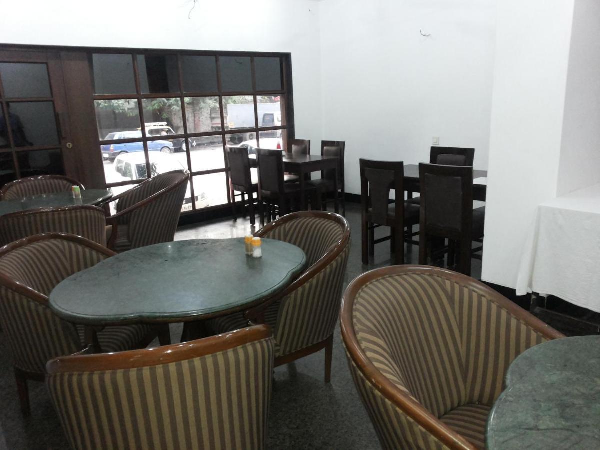Eco Rooms Non-Ac - Mumbai — Photos 1
